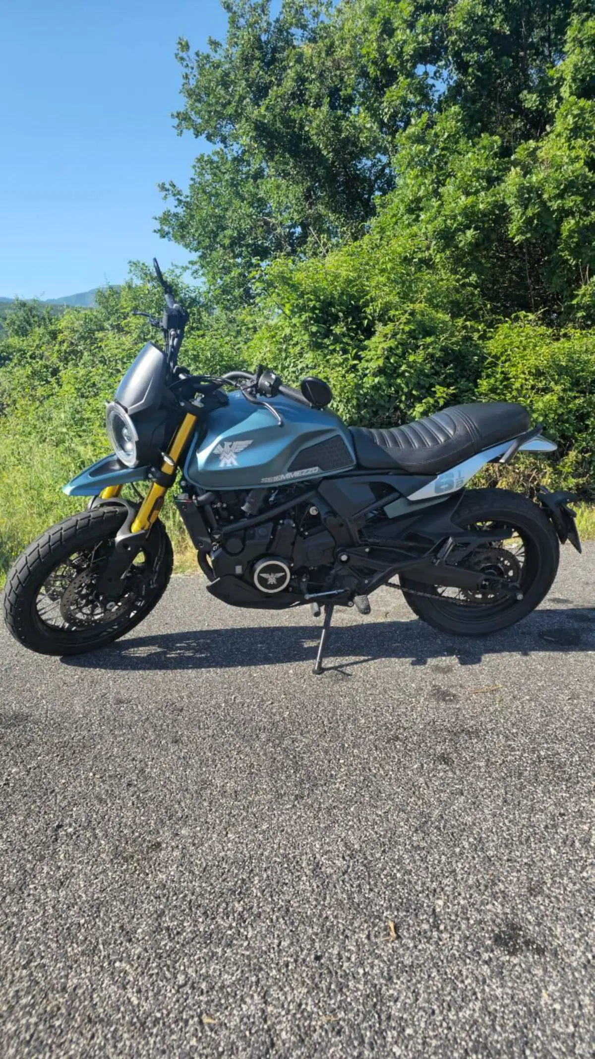 Moto Morini SEIEMMEZZO SCR (2022 - 26) (4)