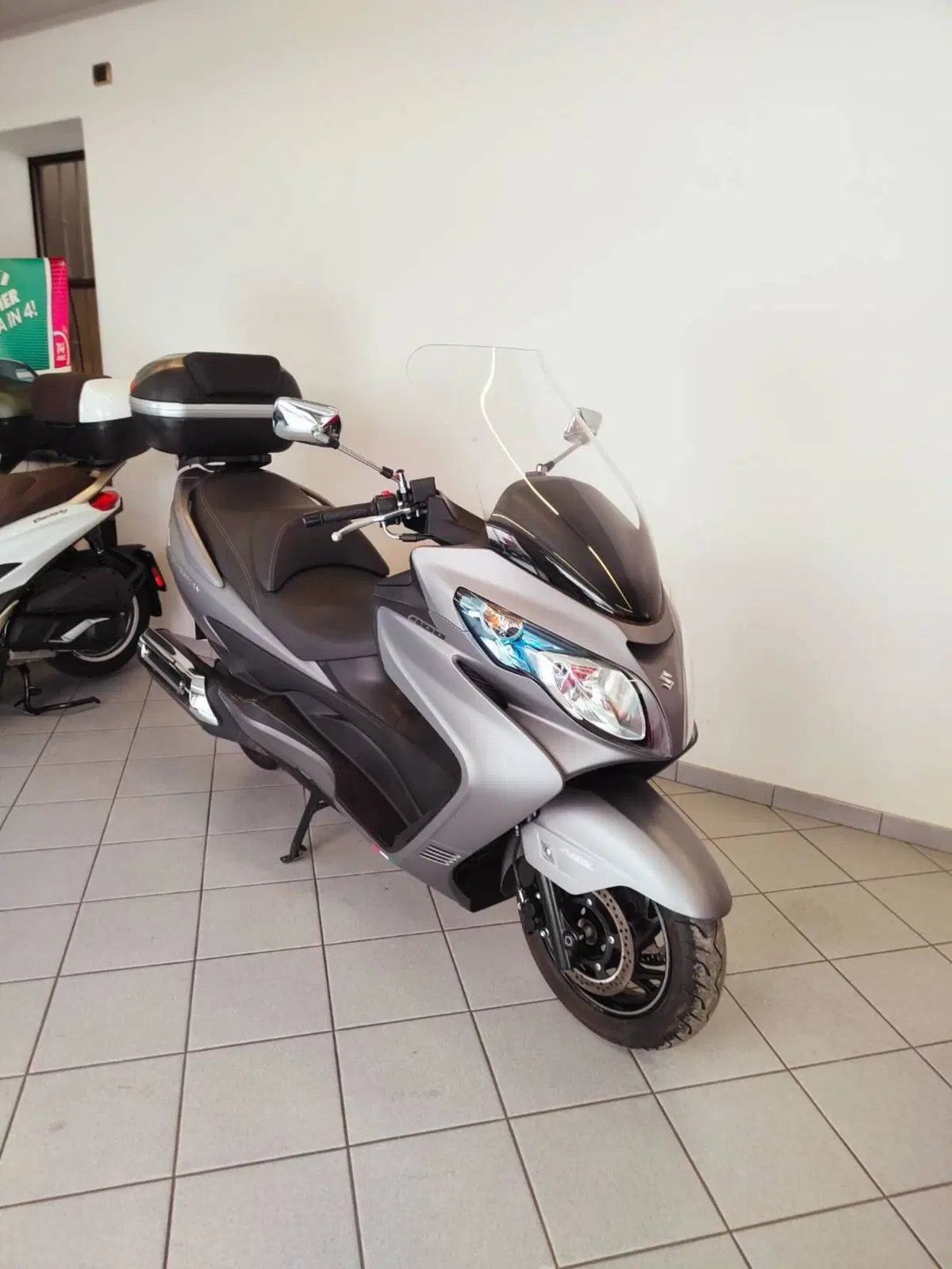 Suzuki Burgman AN 400 Lux (2012 - 16) (4)