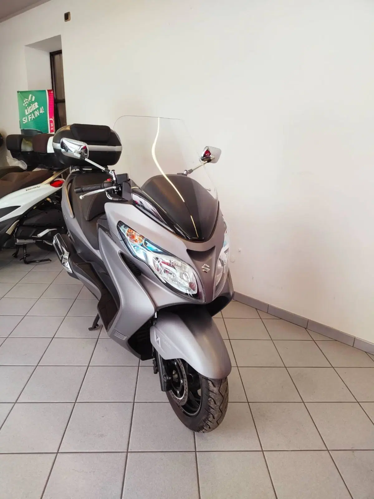 Suzuki Burgman AN 400 Lux (2012 - 16) (5)