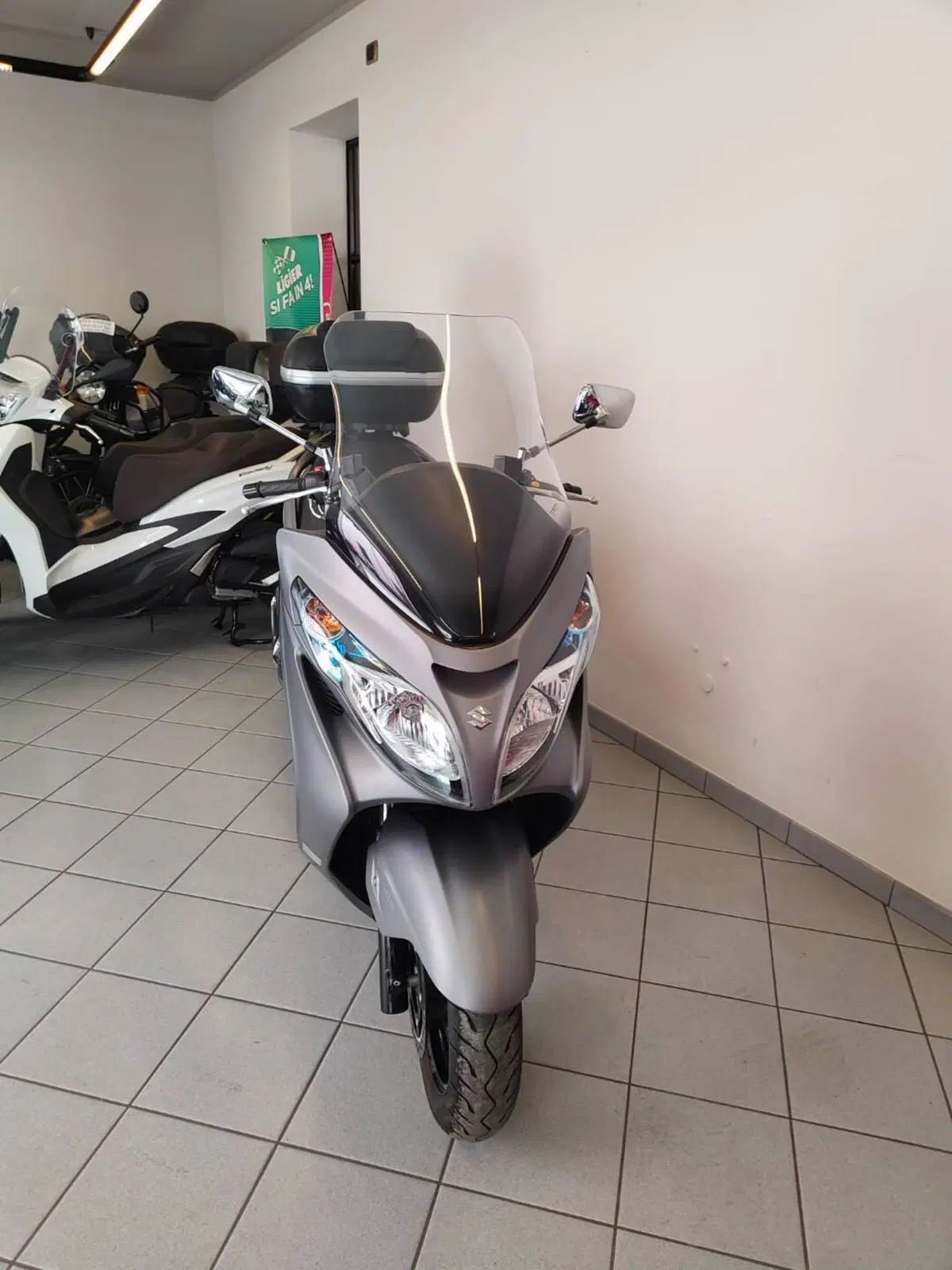 Suzuki Burgman AN 400 Lux (2012 - 16) (15)