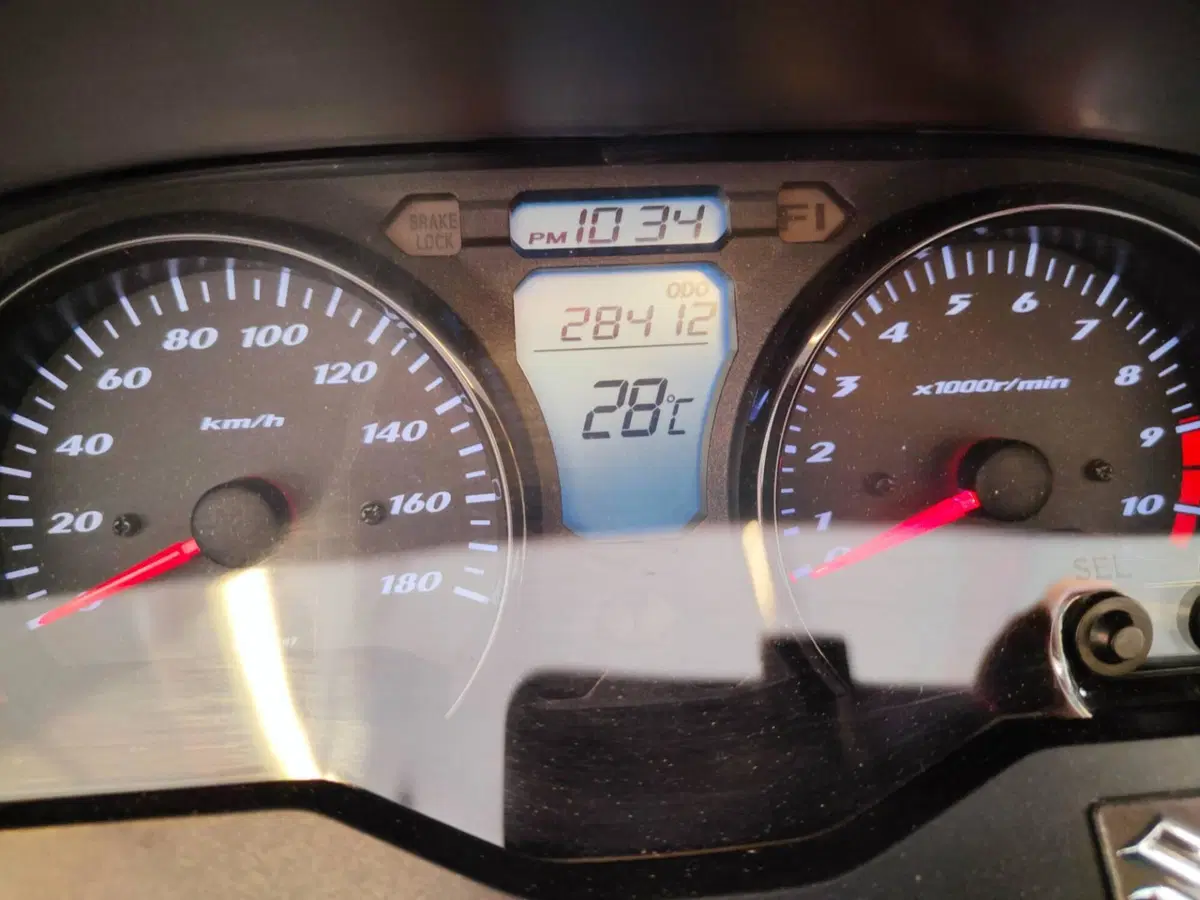 Suzuki Burgman AN 400 Lux (2012 - 16) (16)