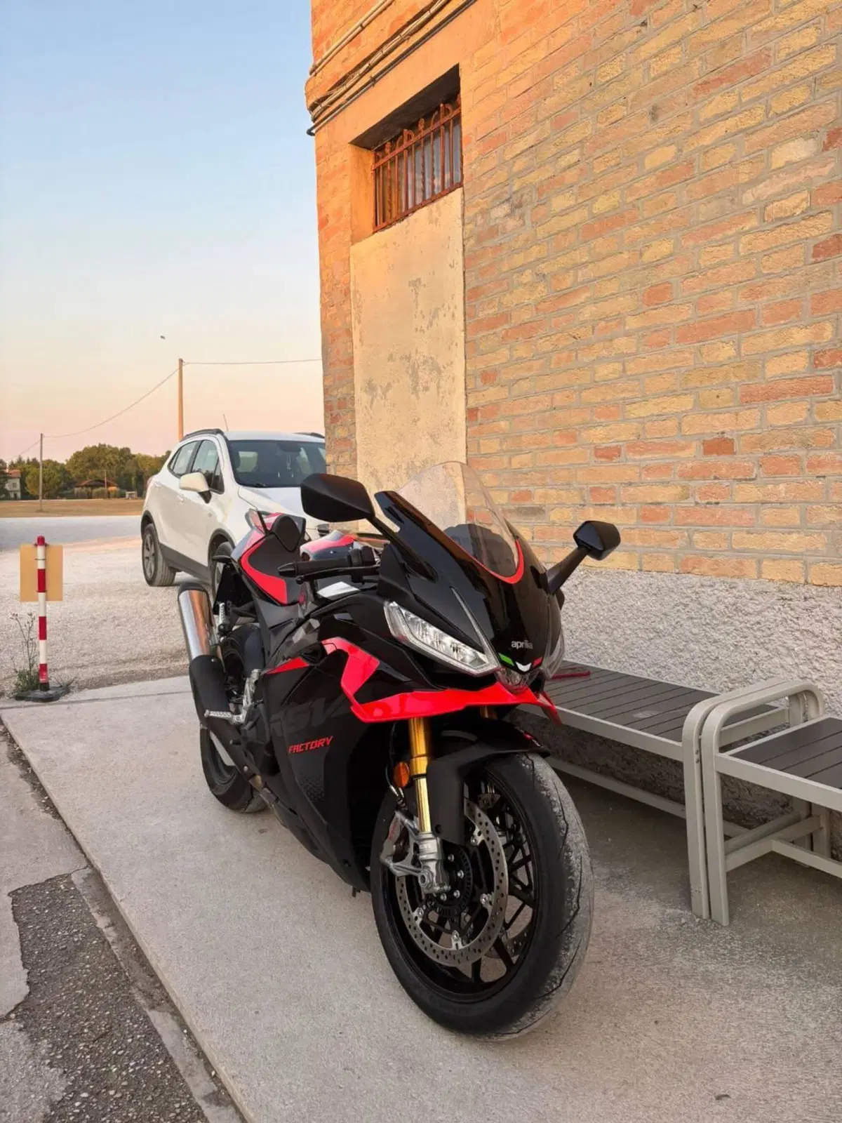 Aprilia RSV4 1100 Factory (2025 - 26) (3)