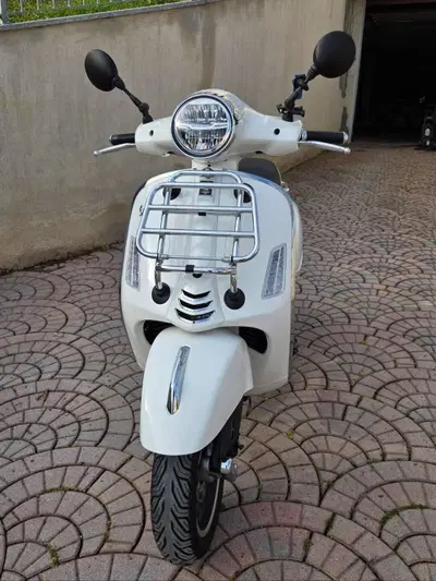 Vespa GTS 300 Super (2023 - 24) usata
