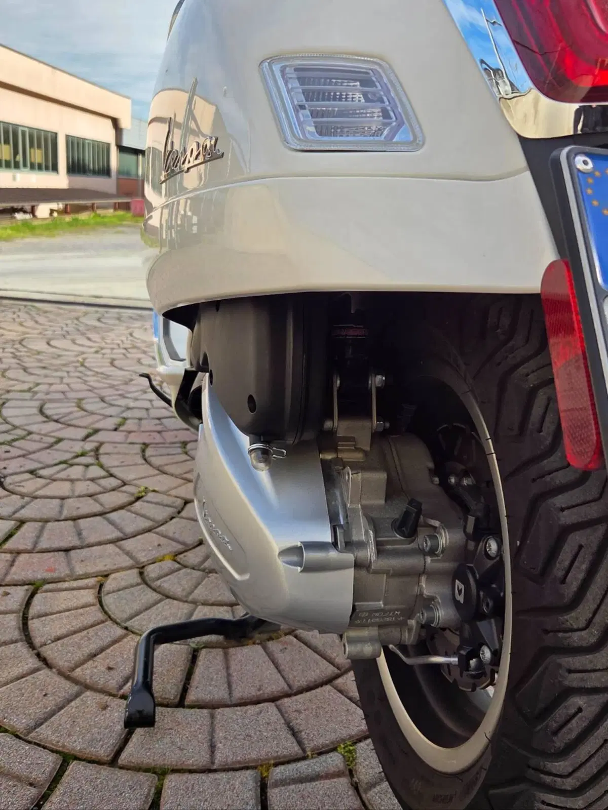 Vespa GTS 300 Super (2023 - 24) (7)