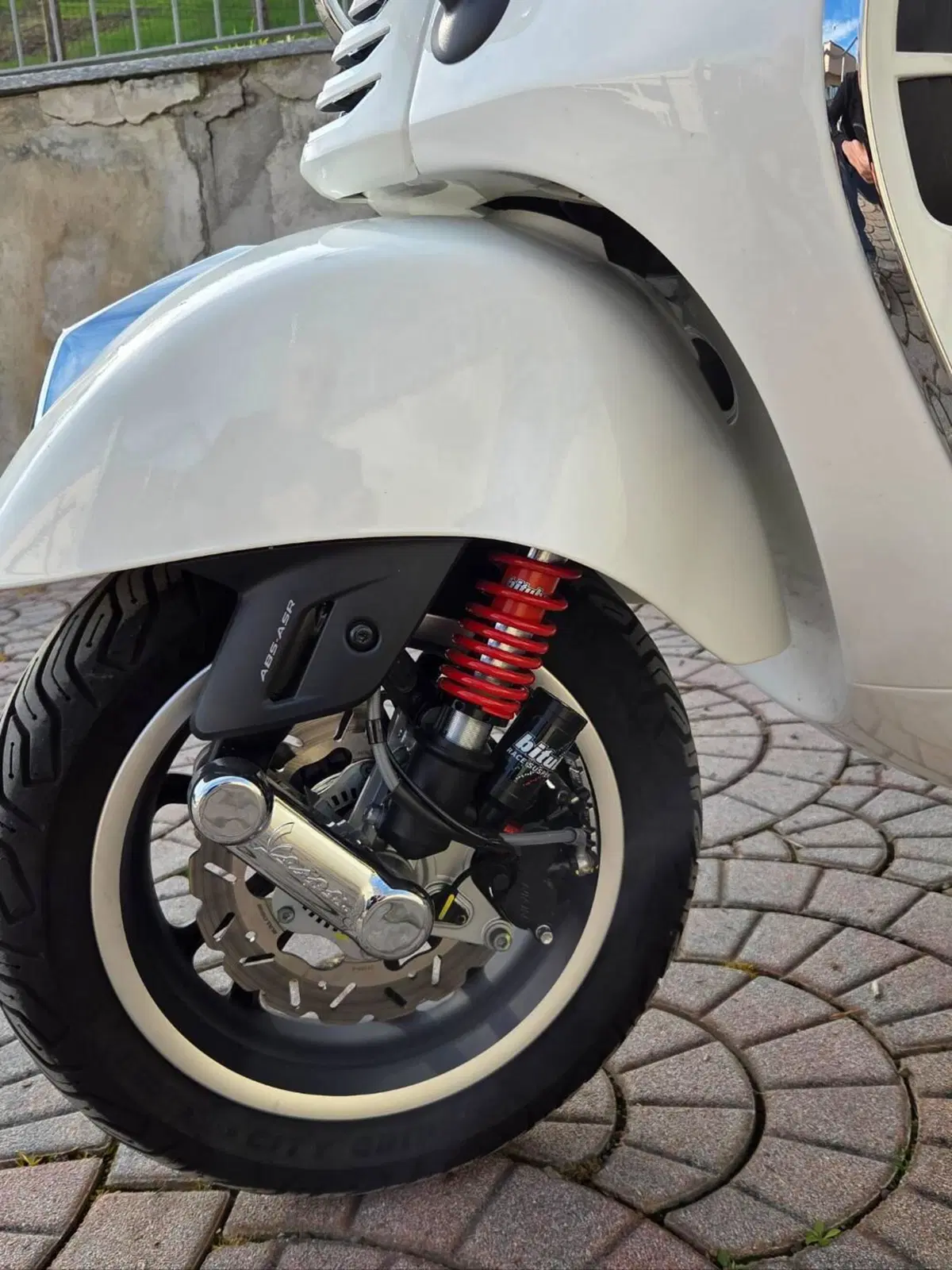 Vespa GTS 300 Super (2023 - 24) (5)