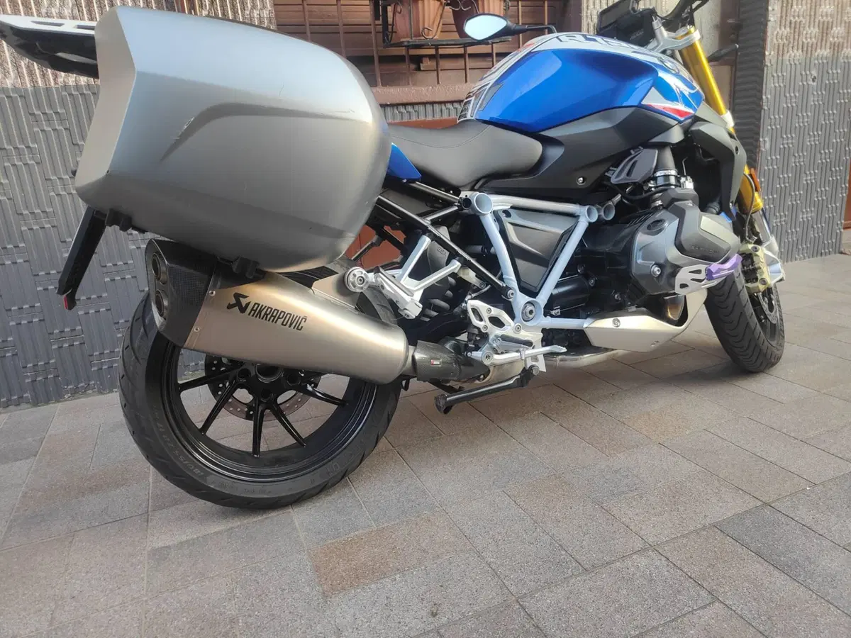 Bmw R 1250 R (2021 - 25) (3)