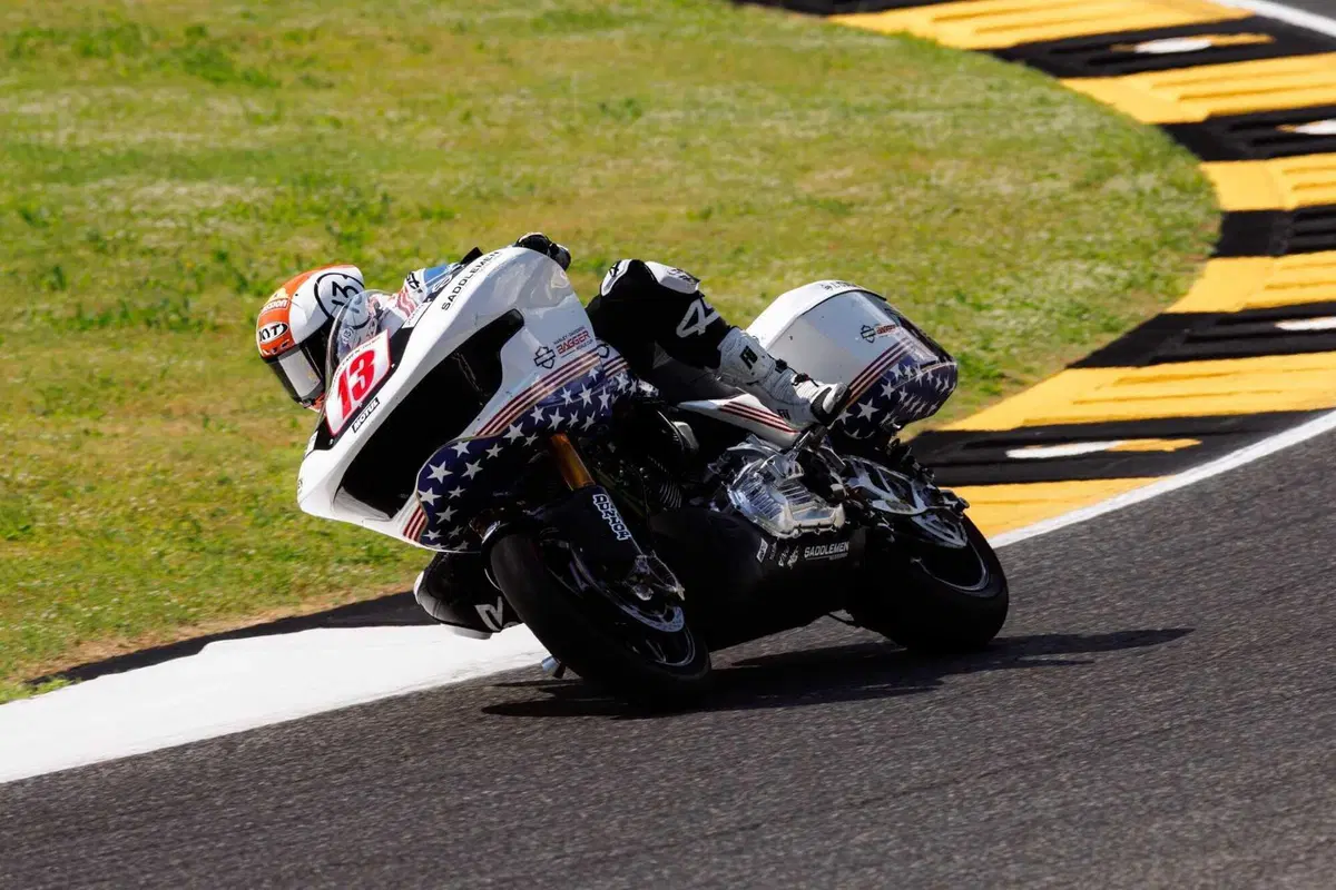 La prima europea della H-D Bagger World Cup. Gutierrez e Iannone. È il delirio [VIDEO] (18)
