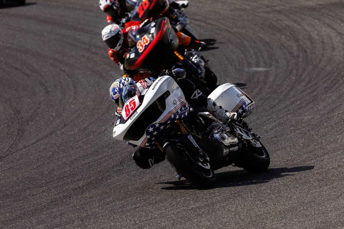 La prima europea della H-D Bagger World Cup. Gutierrez e Iannone. È il delirio [VIDEO] (16)