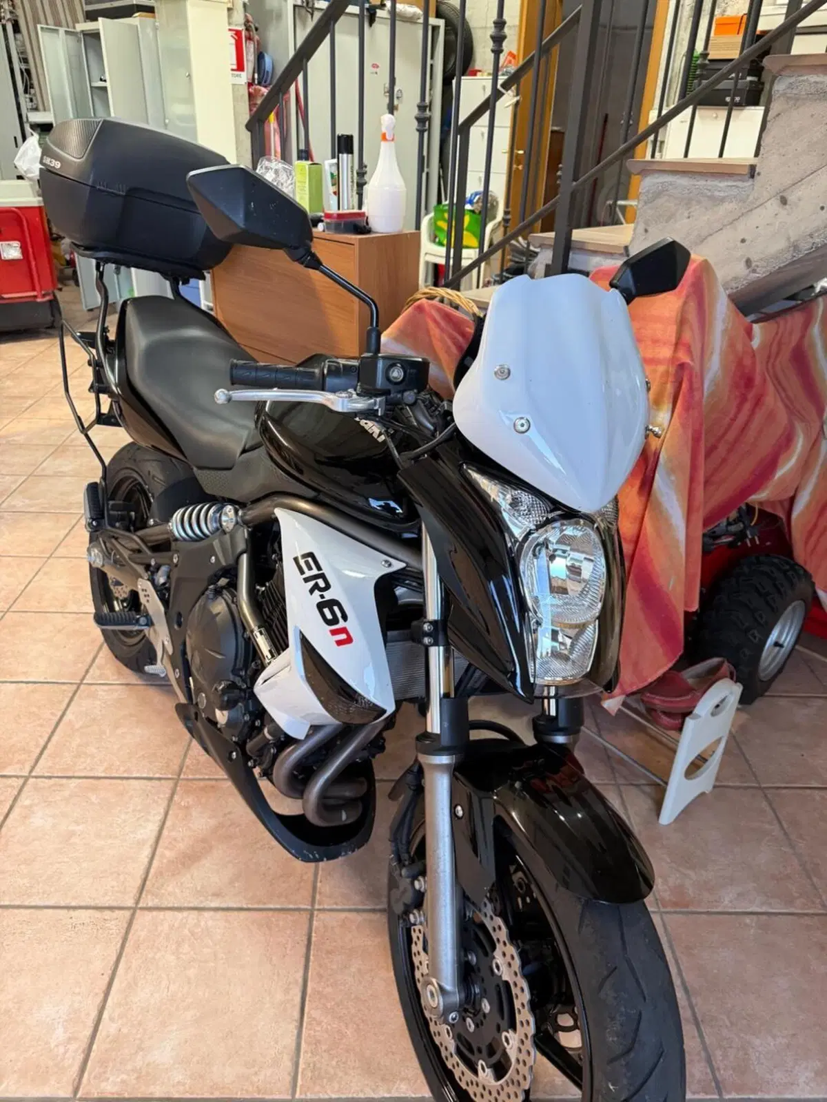 Kawasaki ER-6N (2009 - 11) (3)