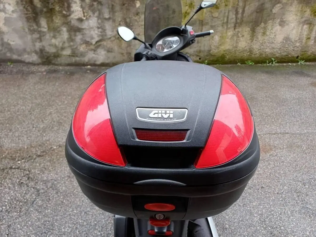 Piaggio X7 250 (2007 - 12) (5)