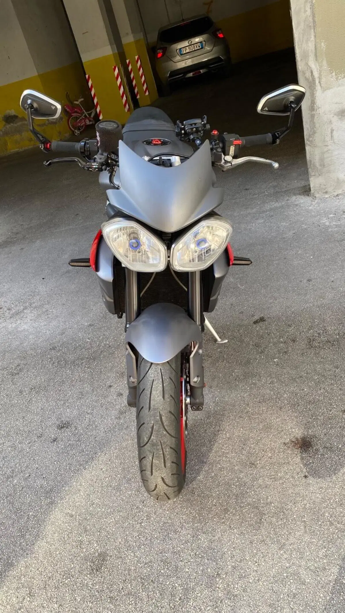 Triumph Street Triple (2013) (8)