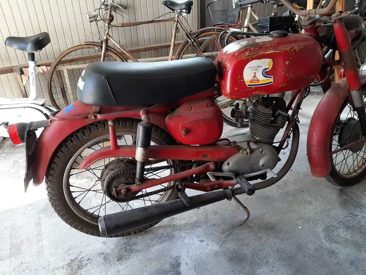 Moto Morini Morini Corsaro 125 (3)