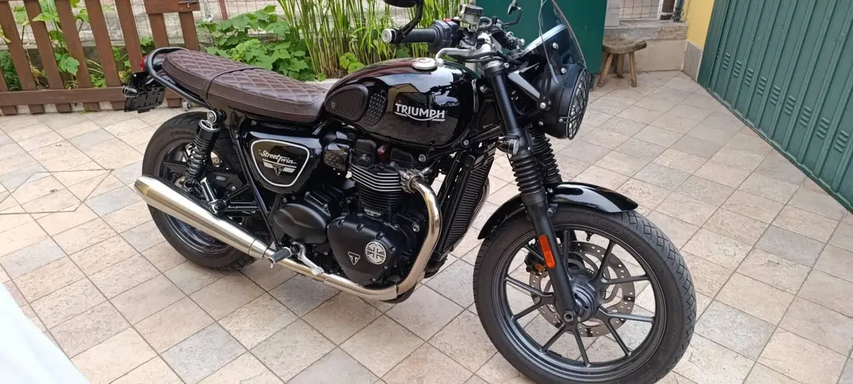 Triumph Street Twin 900 (2016)