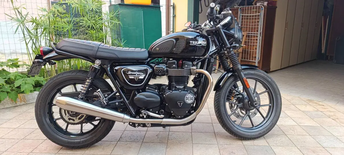 Triumph Street Twin 900 (2016) (3)