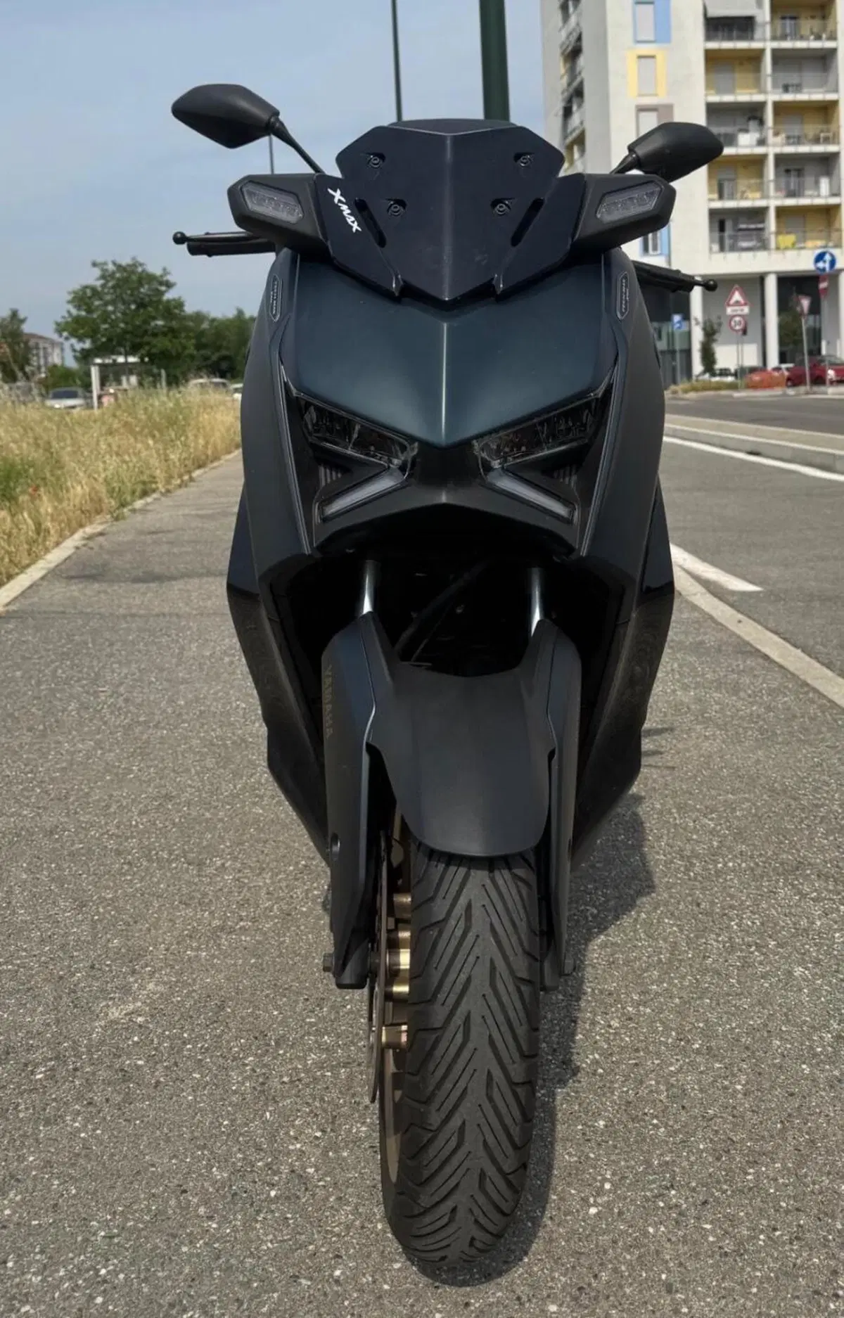 Yamaha X-Max 300 Tech Max (2021 - 24) (2)