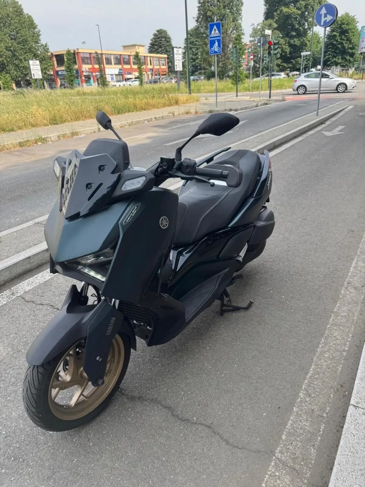 Yamaha X-Max 300 Tech Max (2021 - 24) (3)