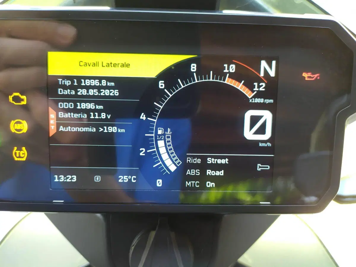 KTM 890 Adventure (2021) (5)