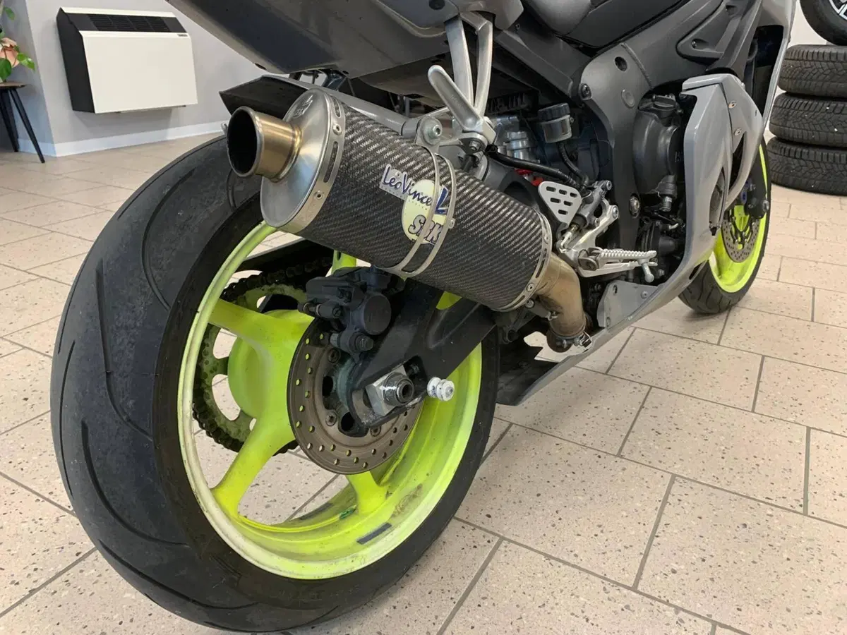 Yamaha YZF R6 (2003 - 04) (10)