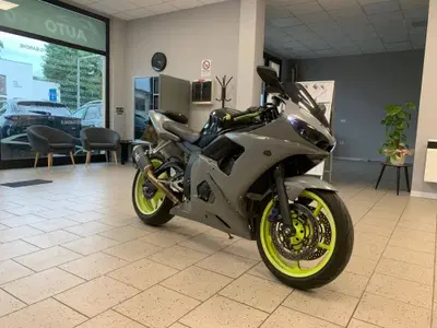 Yamaha YZF R6 (2003 - 04) usata