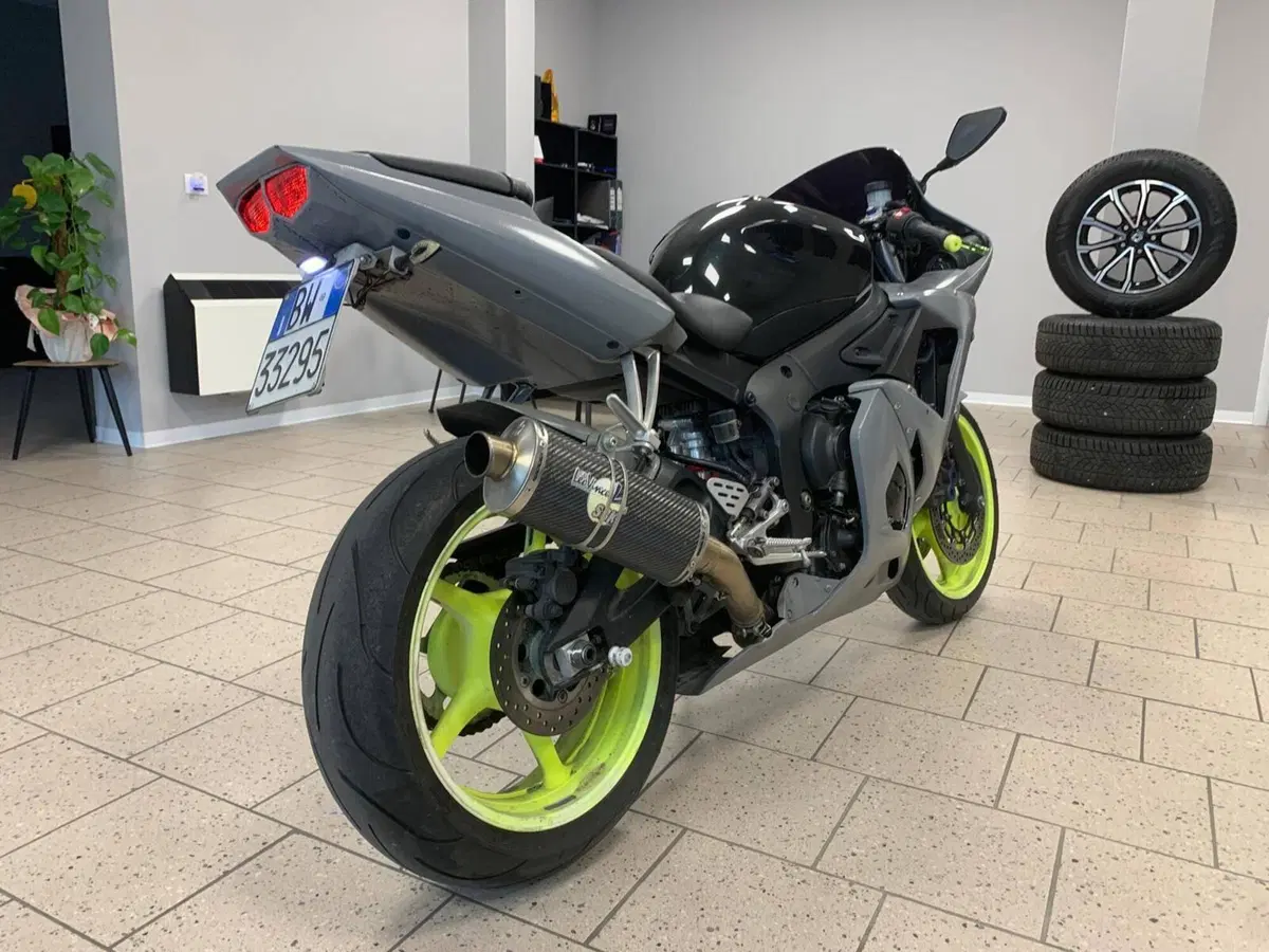 Yamaha YZF R6 (2003 - 04) (3)