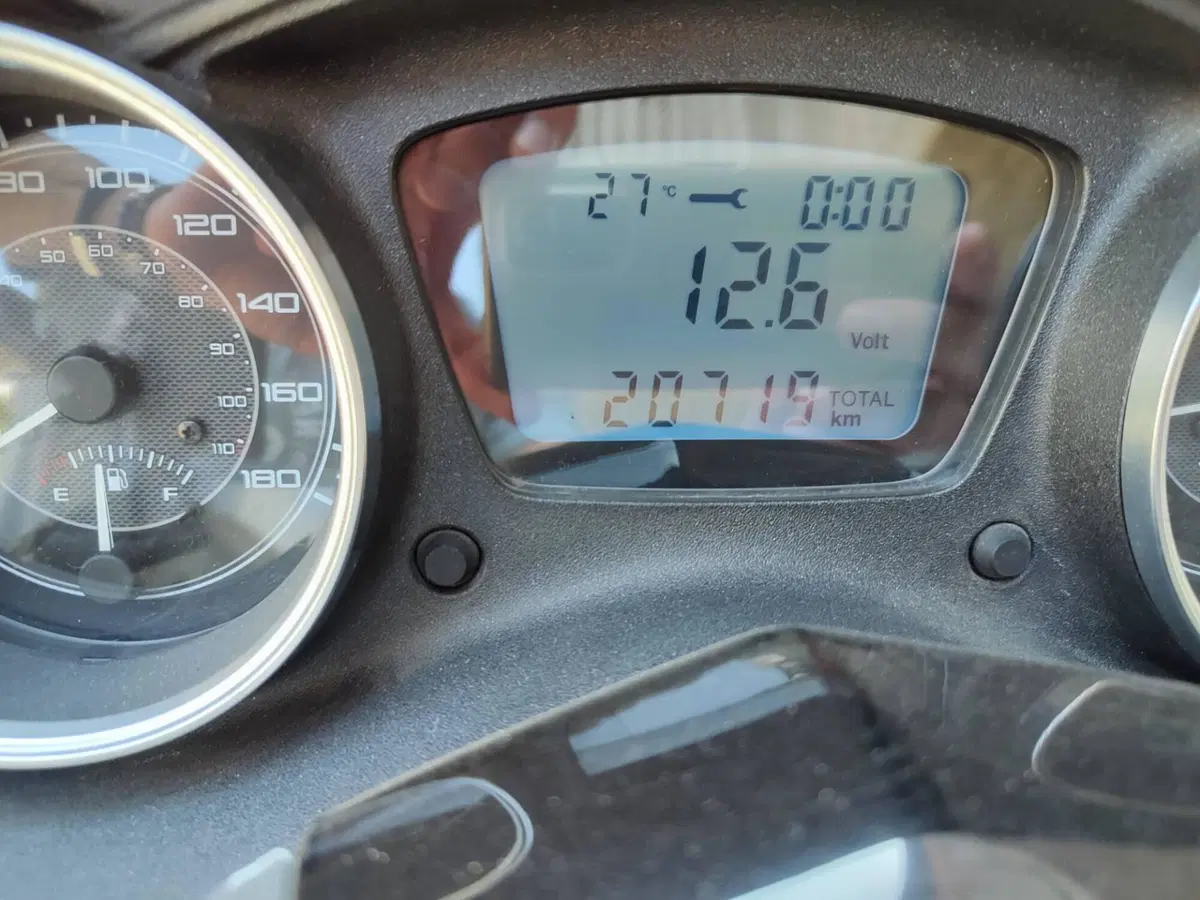 Piaggio X10 350 ie Executive (2011 - 17) (8)