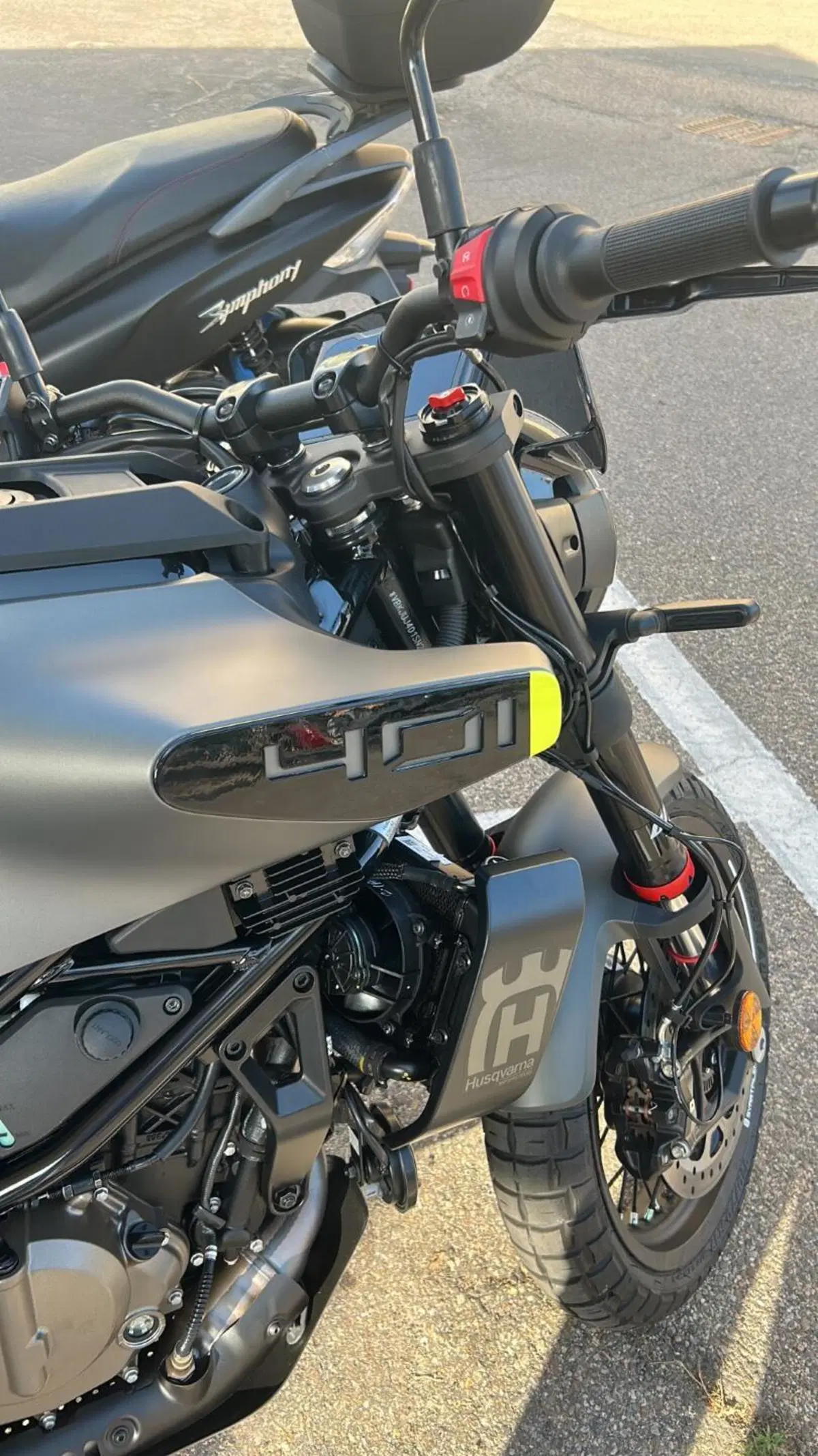 Husqvarna Svartpilen 401 (2024 - 26) (2)
