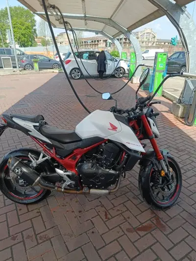 Honda CB 750 Hornet (2023 - 24) usata