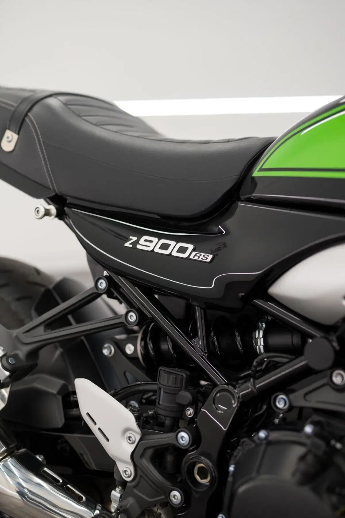 Kawasaki Z 900 RS (2022 - 25) (6)