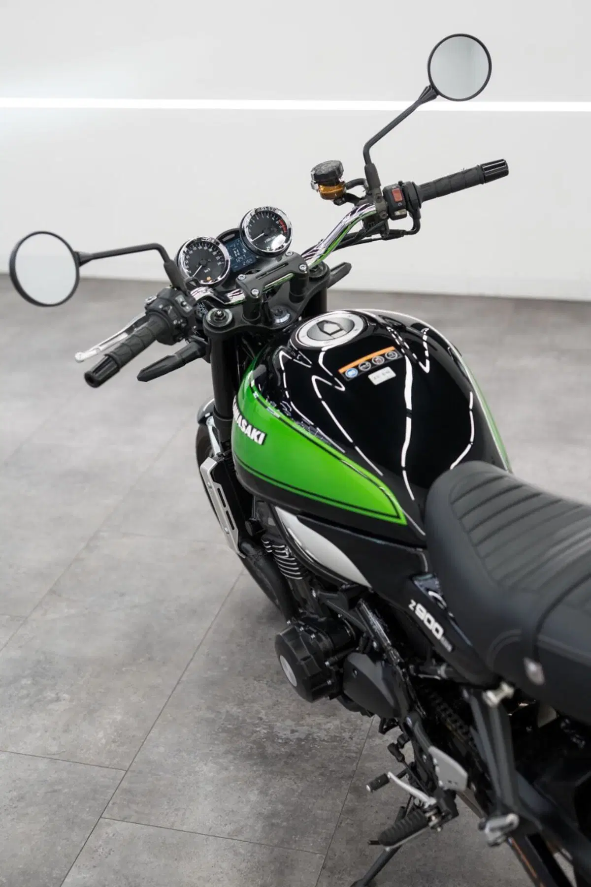 Kawasaki Z 900 RS (2022 - 25) (8)