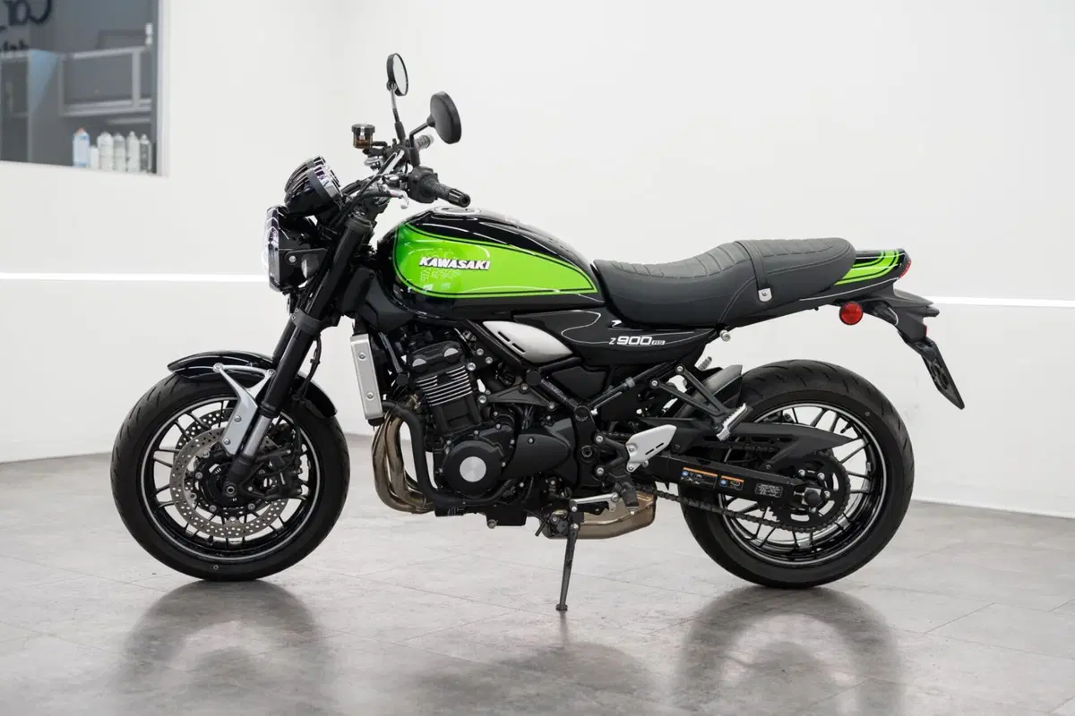 Kawasaki Z 900 RS (2022 - 25) (11)