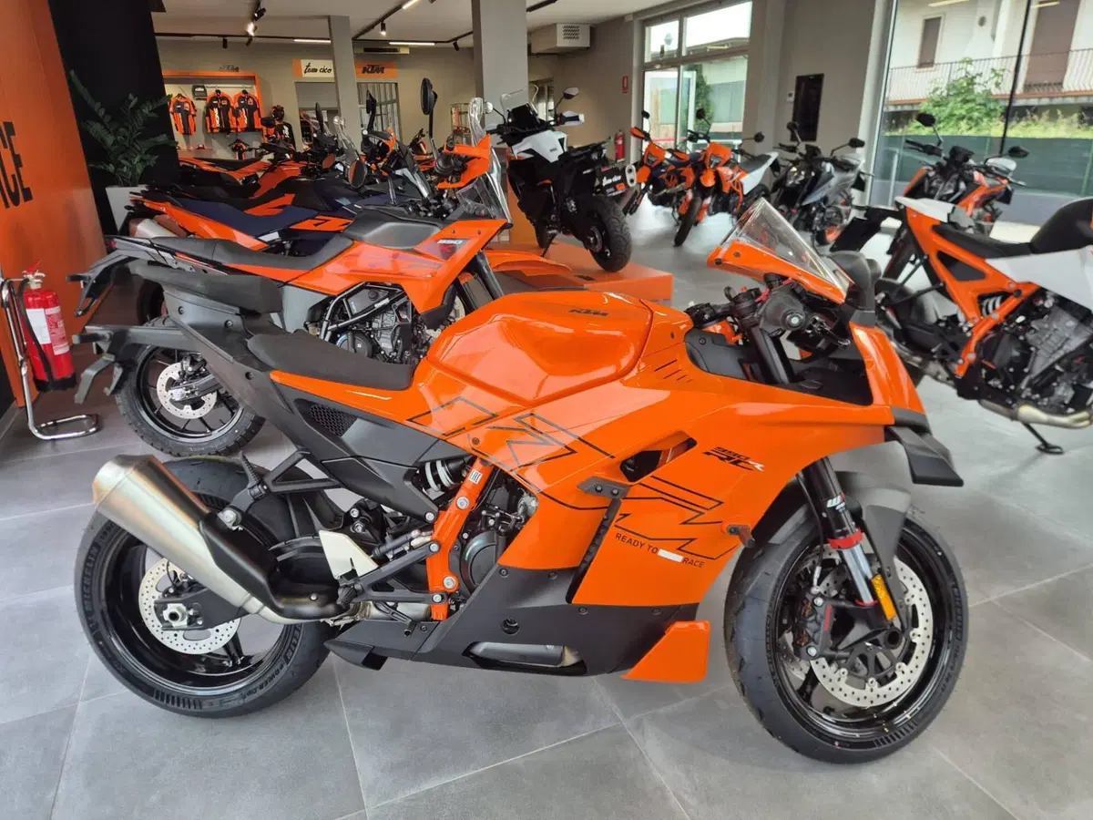KTM 990 RC R (2026) (2)