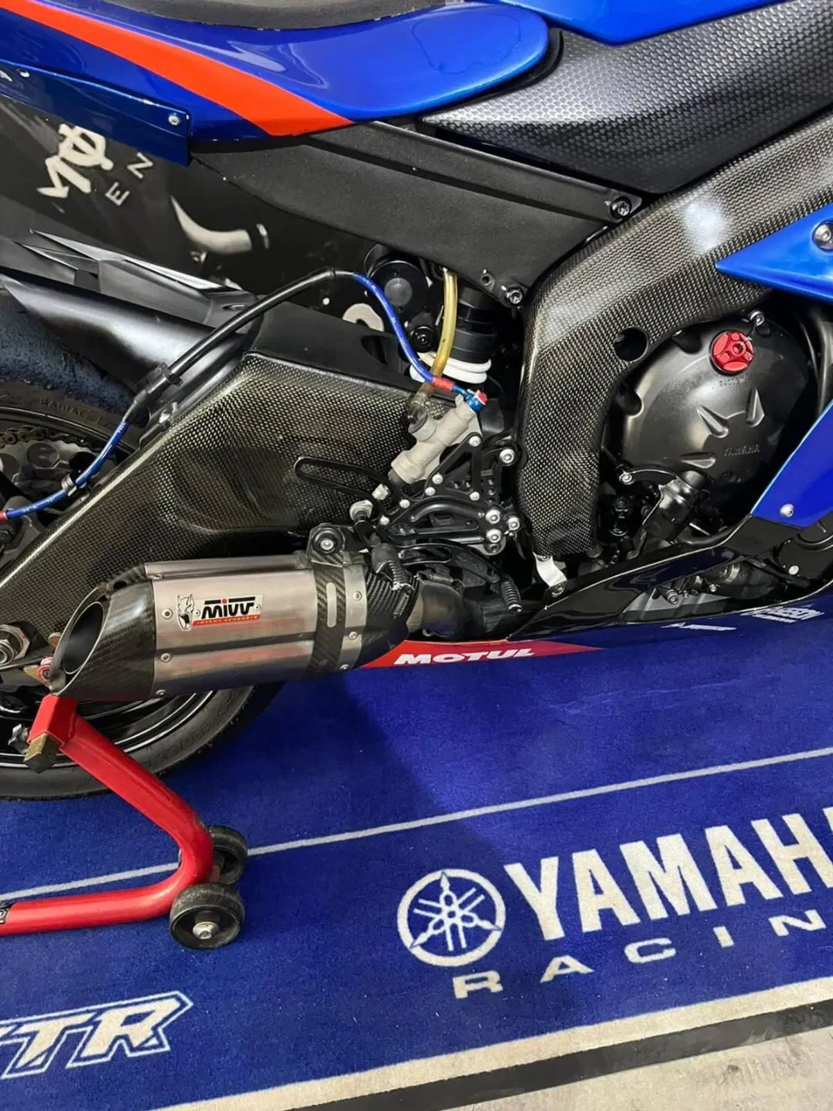 Yamaha YZF R6 (2010 - 16) (6)