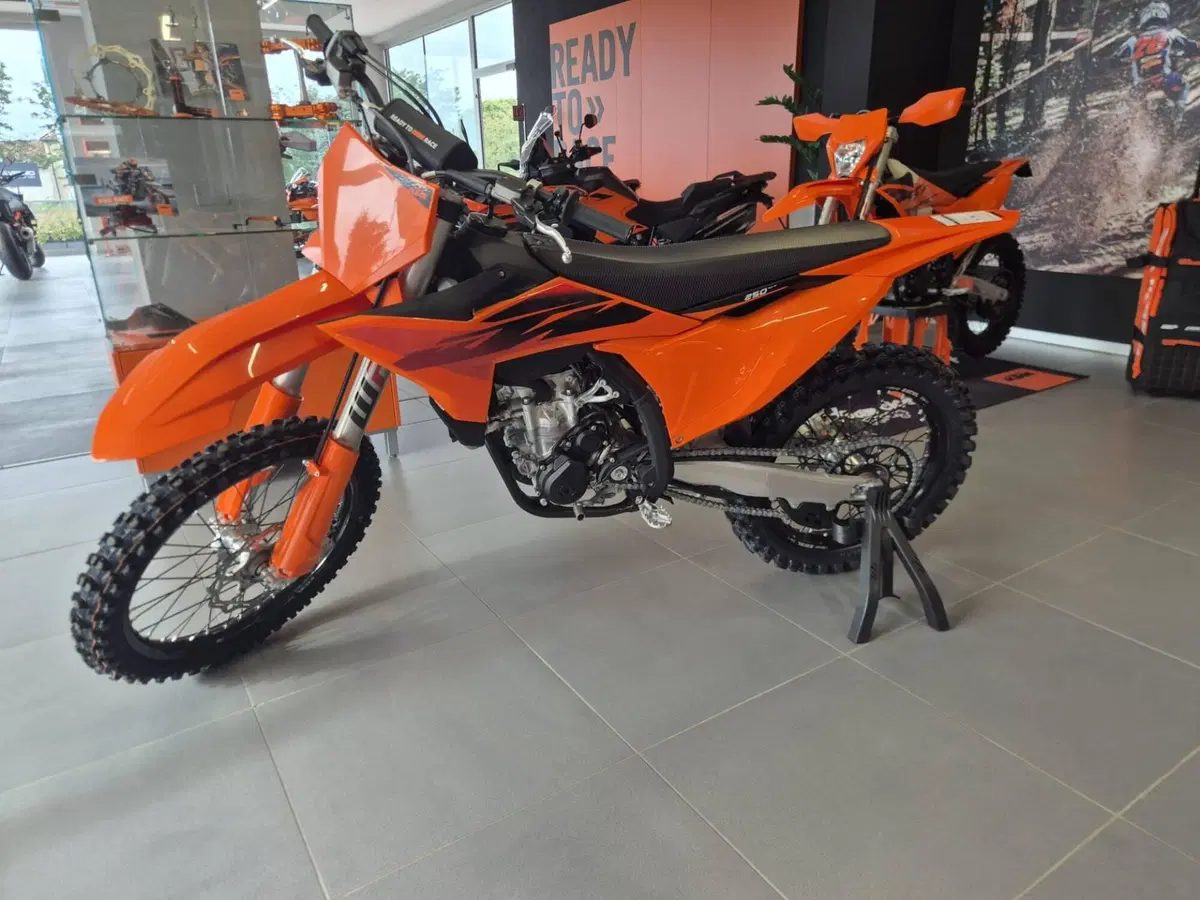 KTM 250 SX-F (2027) (2)