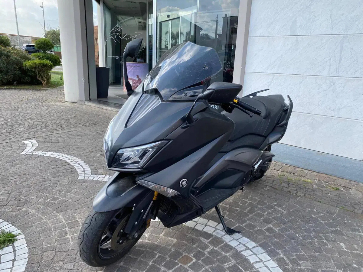 Yamaha T-Max 530 (2015 - 16) (3)