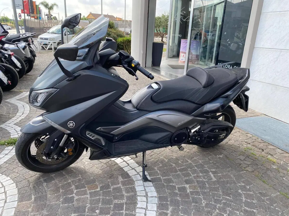 Yamaha T-Max 530 (2015 - 16) (2)