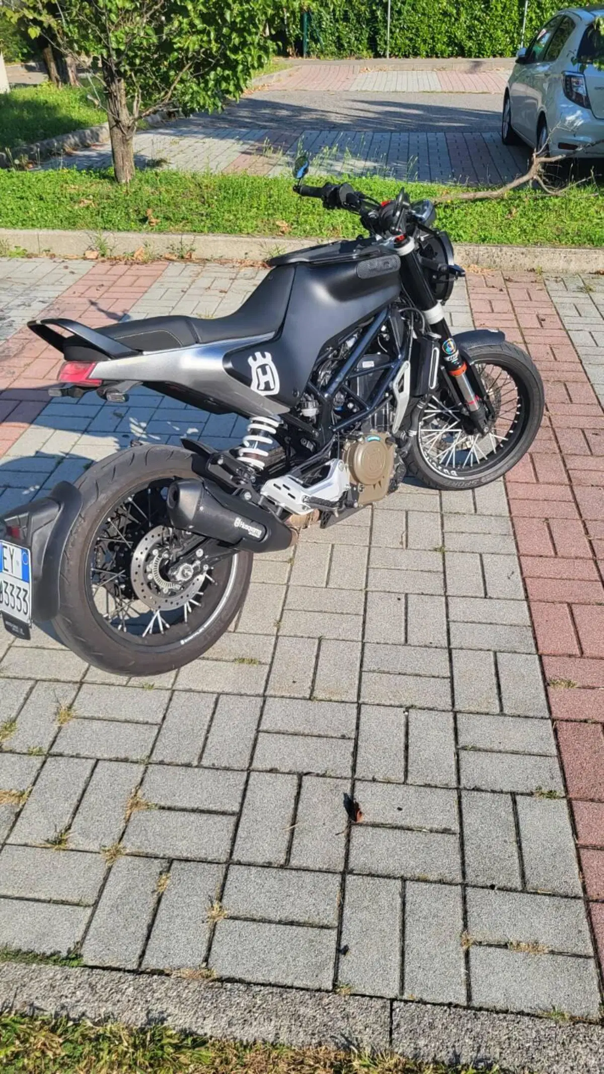 Husqvarna Svartpilen 401 (2021 - 23) (3)