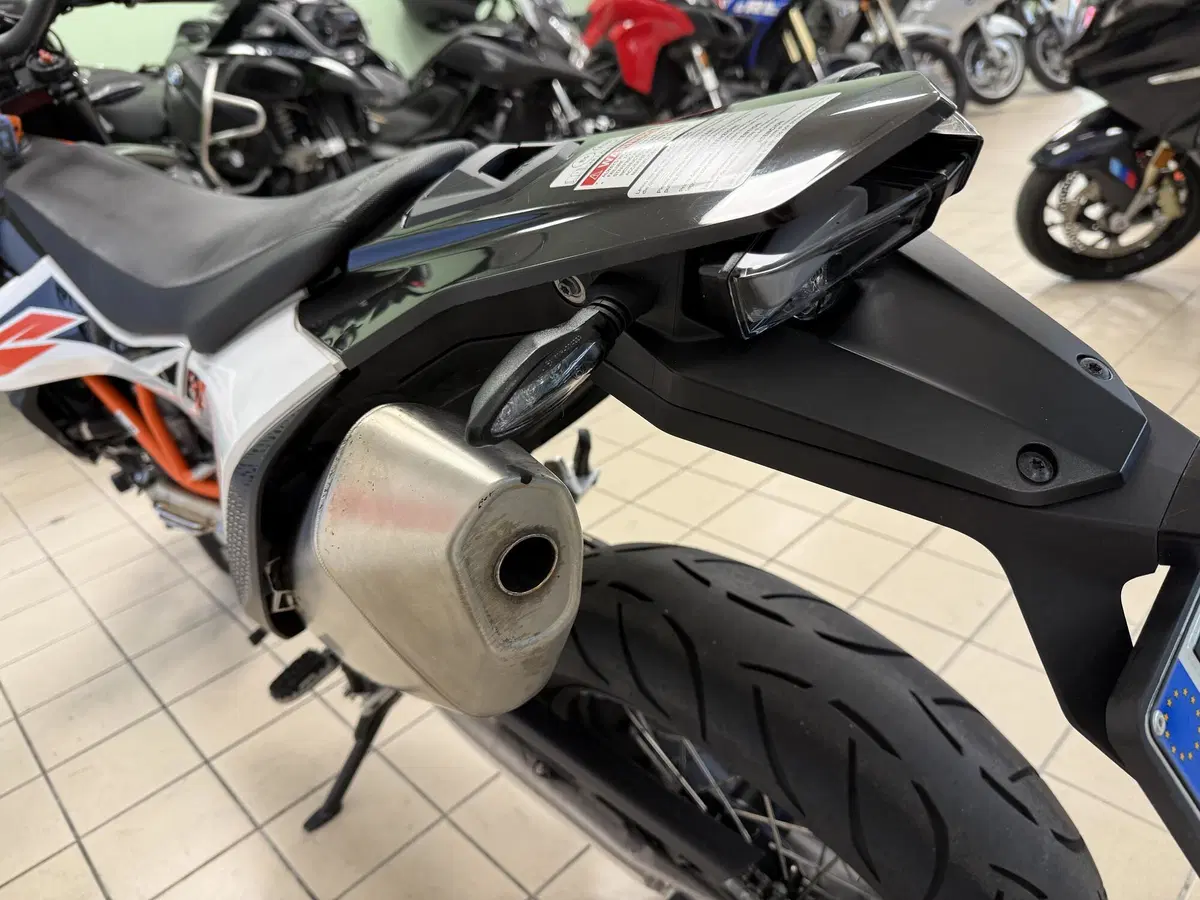 KTM 690 SMC R (2019 - 20) (4)