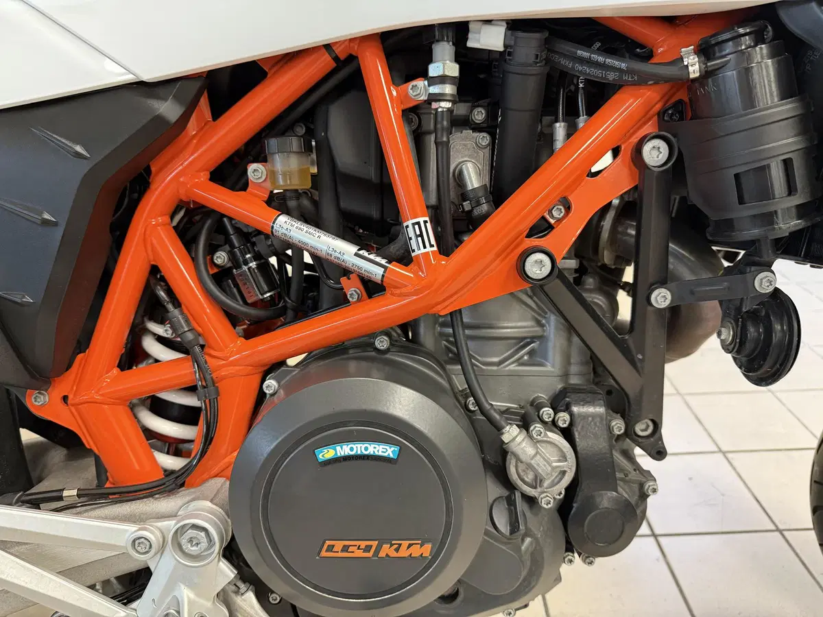 KTM 690 SMC R (2019 - 20) (8)