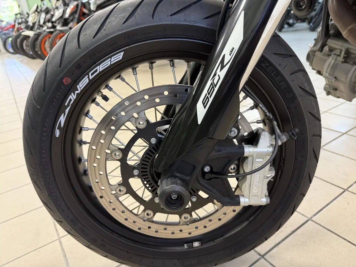 KTM 690 SMC R (2019 - 20) (9)
