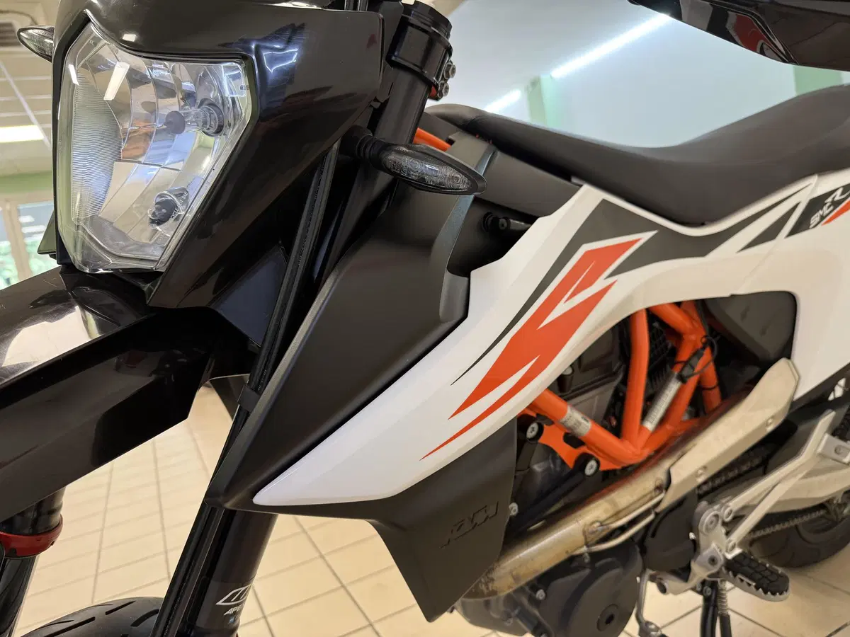 KTM 690 SMC R (2019 - 20) (10)