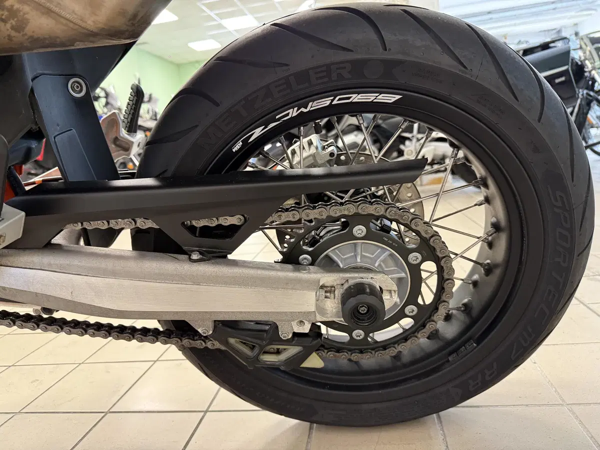 KTM 690 SMC R (2019 - 20) (11)
