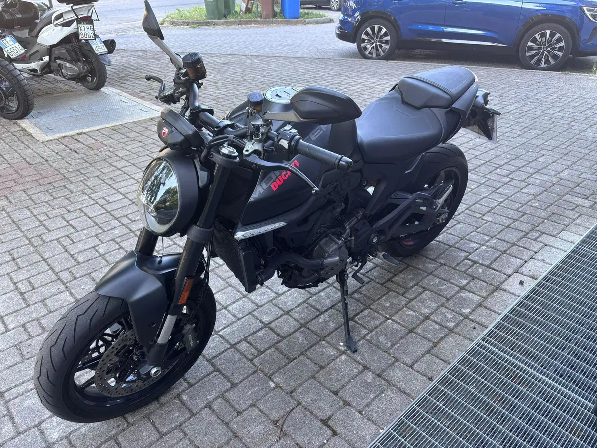 Ducati Monster 937 + (2021 - 25) (2)