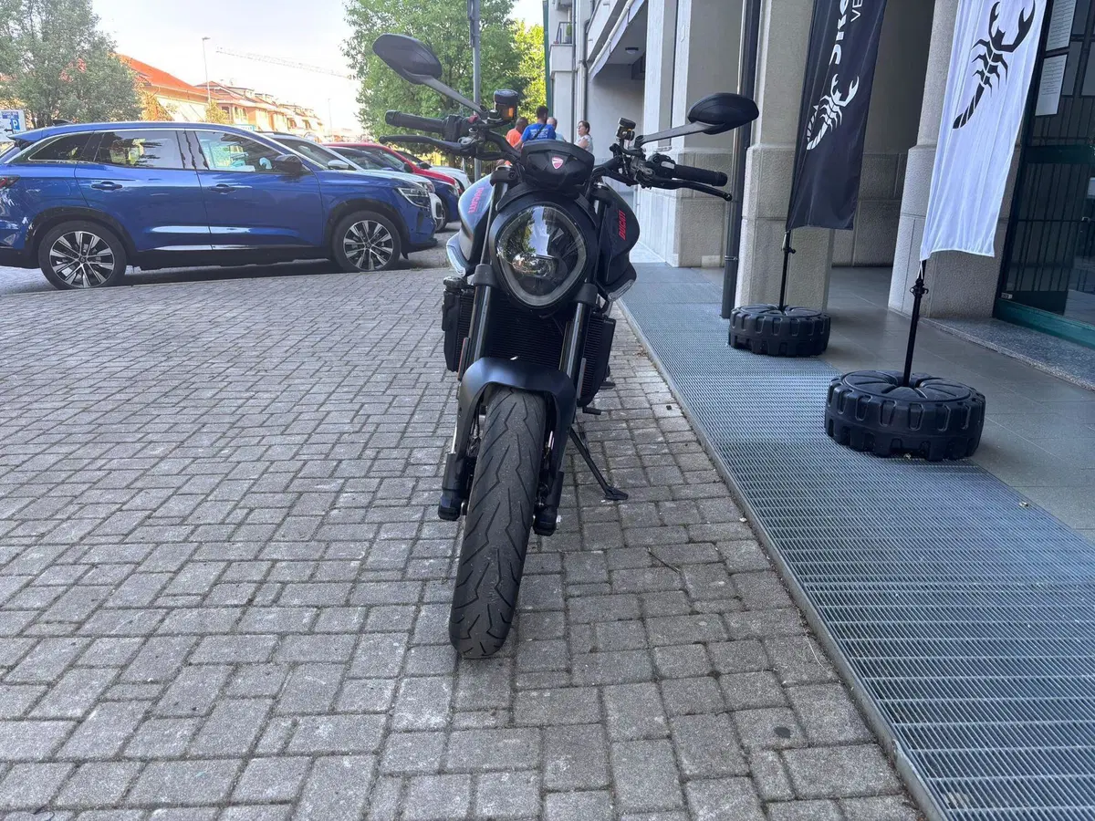 Ducati Monster 937 + (2021 - 25) (3)