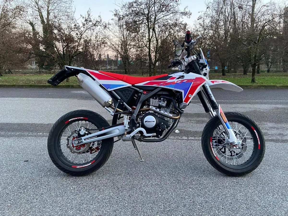 Fantic Motor Motard 125 Performance 4t (2020) (4)
