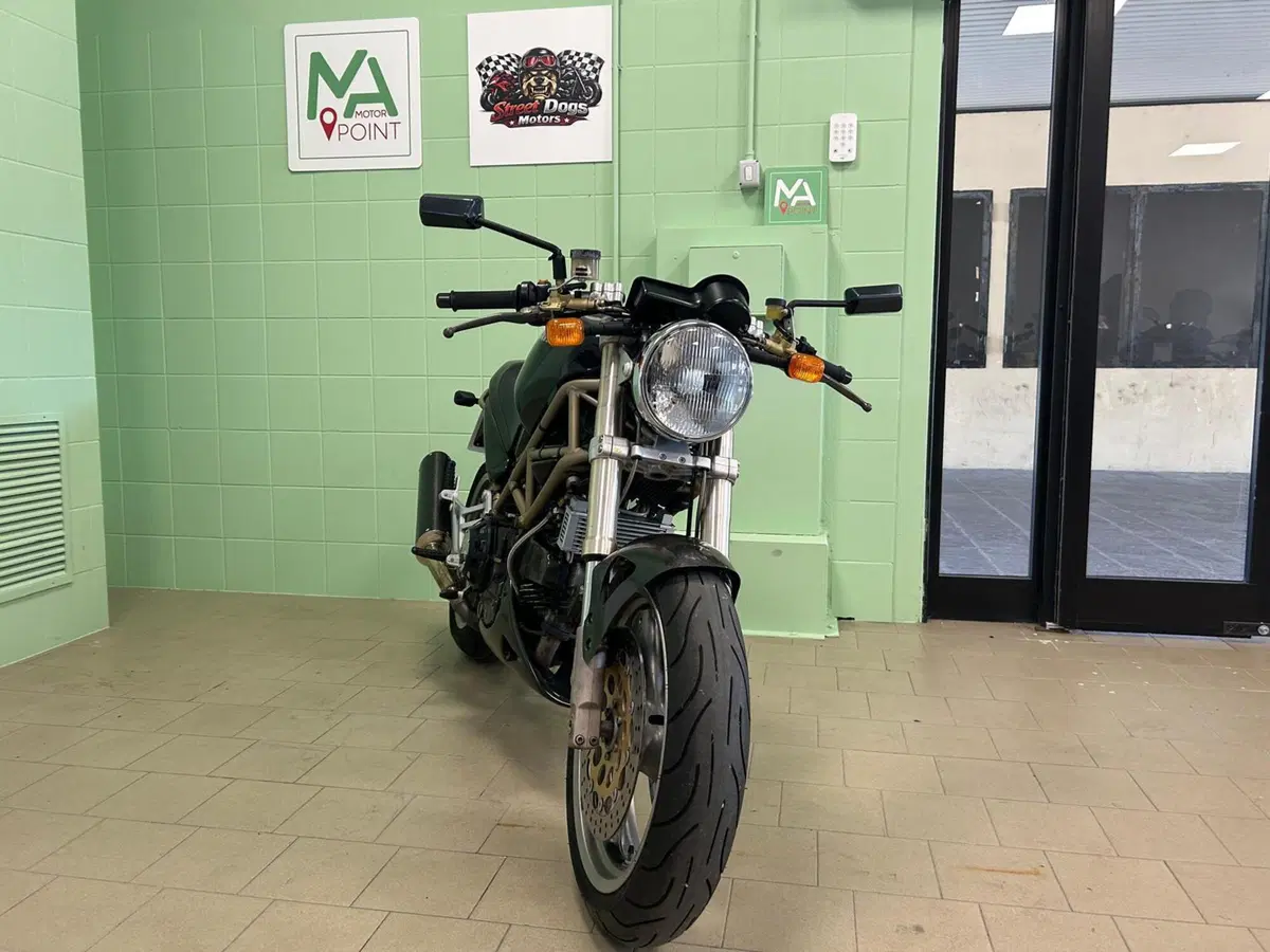 Ducati Monster 900 (1997 - 98) (7)