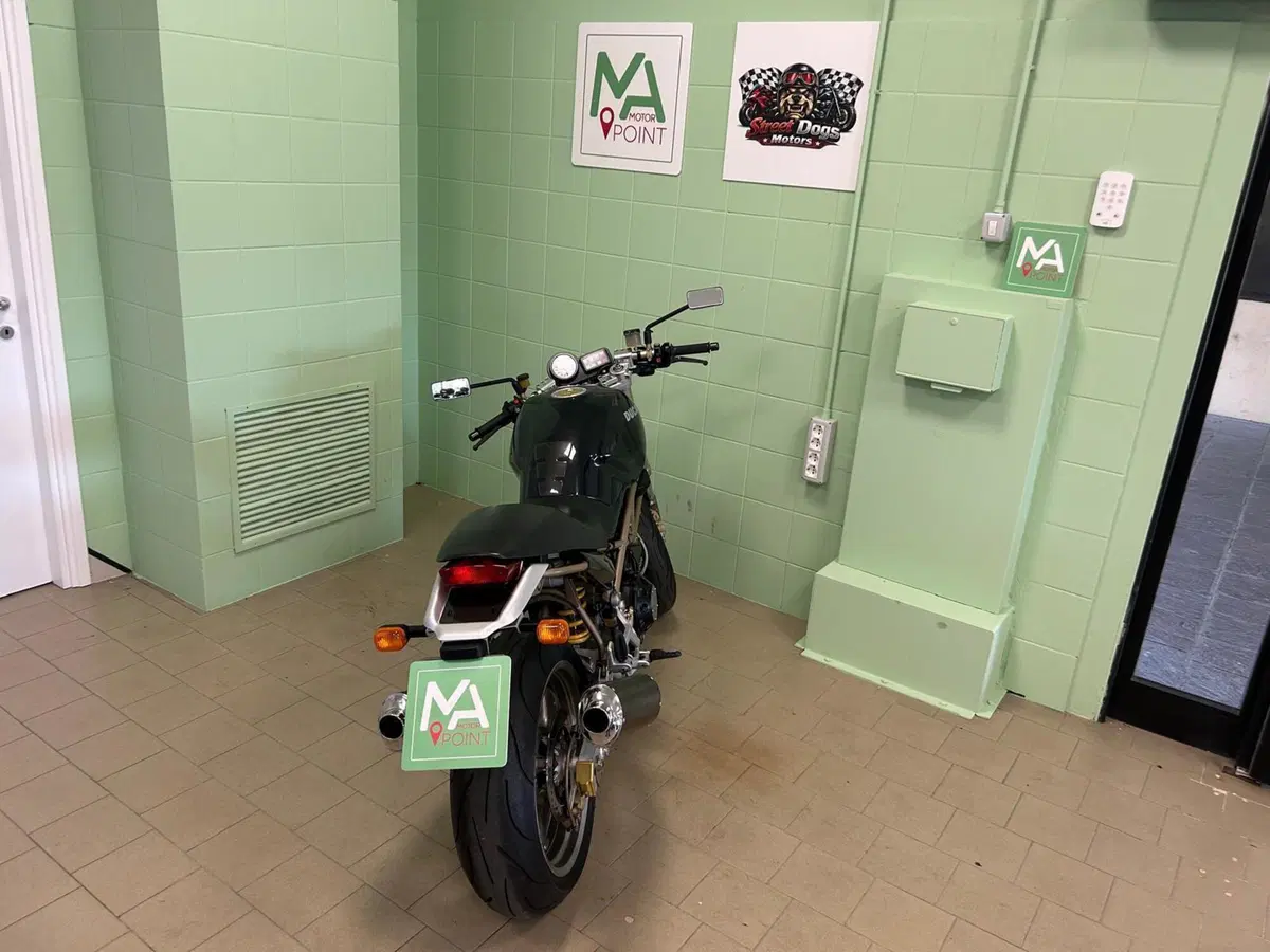 Ducati Monster 900 (1997 - 98) (10)