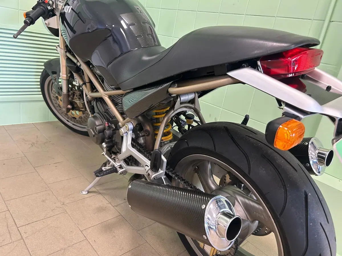 Ducati Monster 900 (1997 - 98) (14)