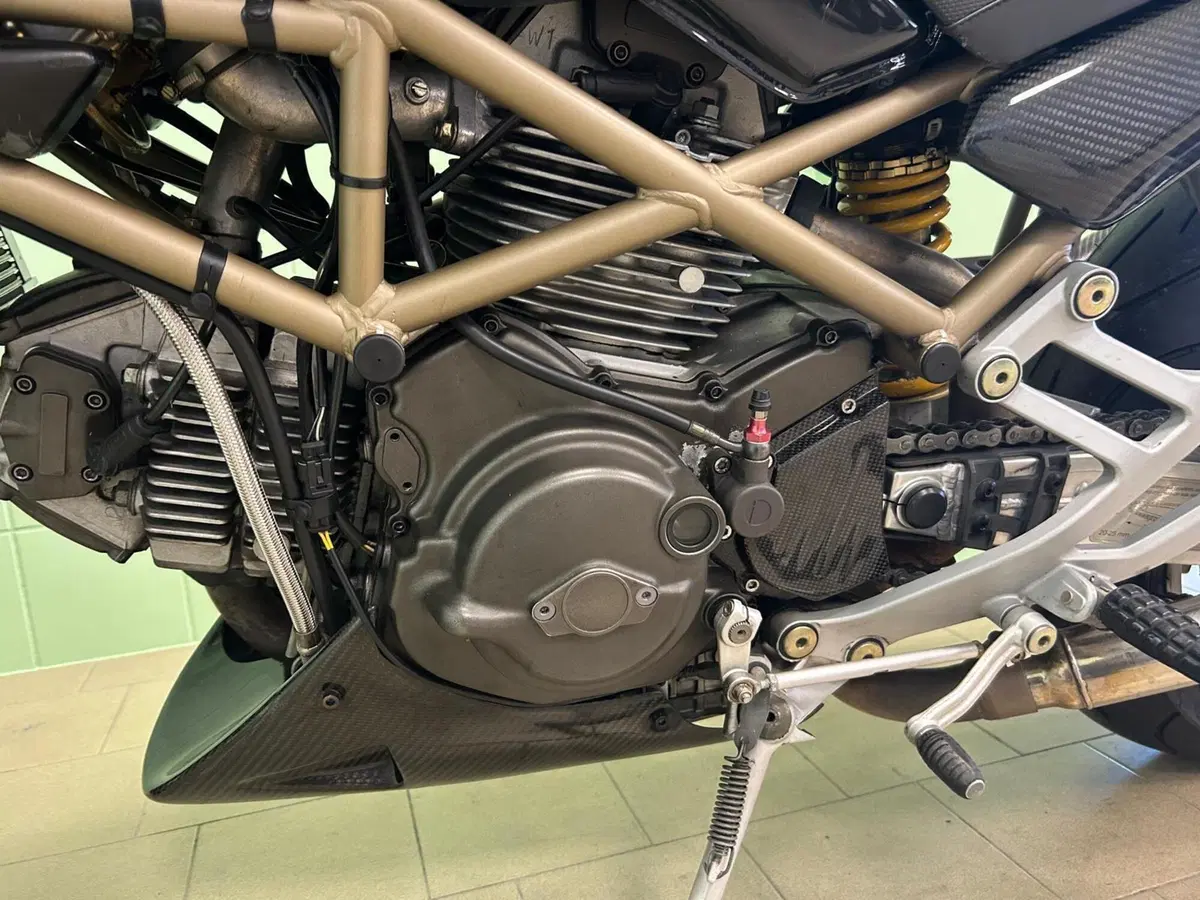 Ducati Monster 900 (1997 - 98) (15)