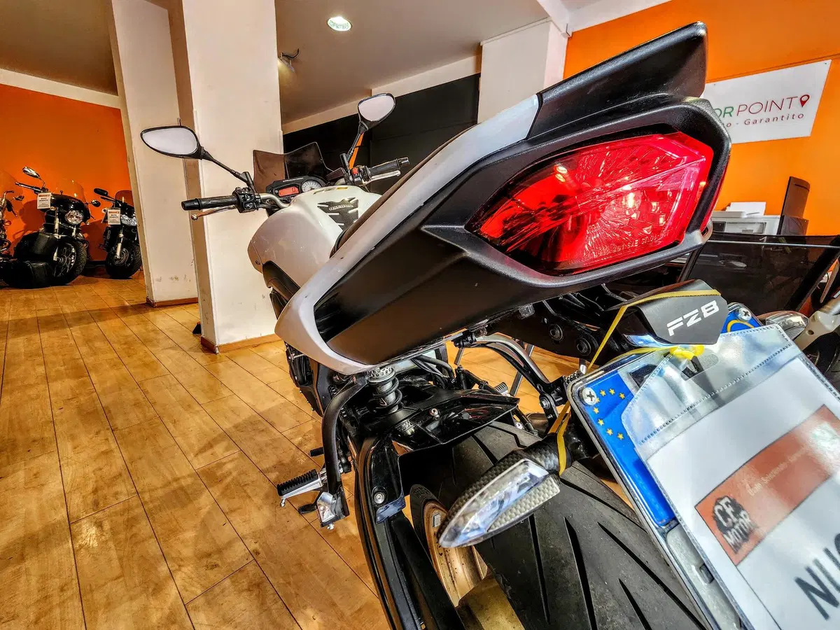 Yamaha FZ8 (2010 - 12) (10)