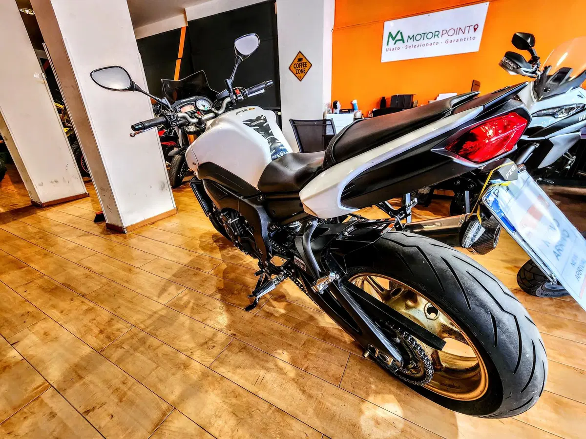 Yamaha FZ8 (2010 - 12) (11)